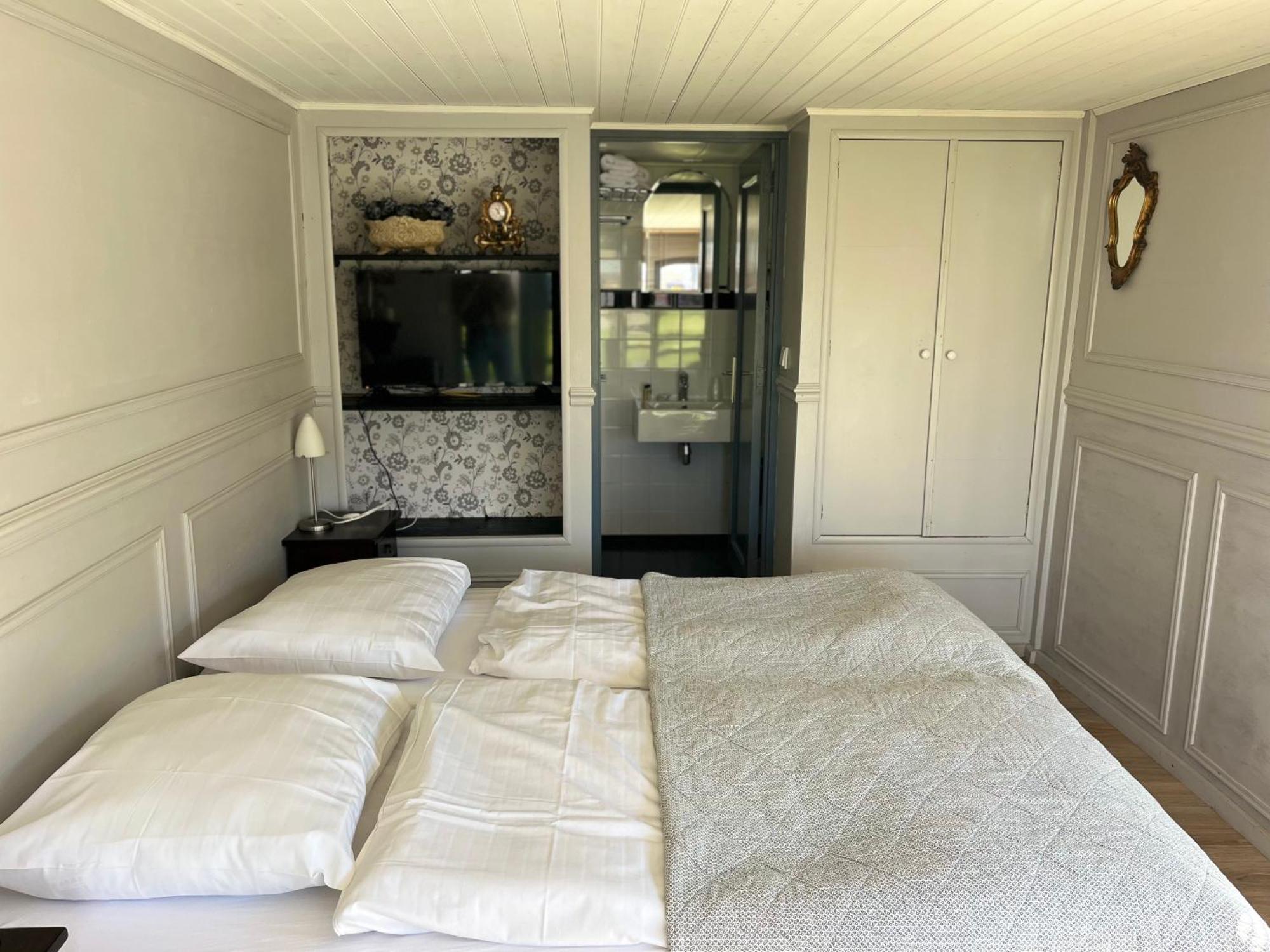 Simmerwille B&b- Camping- Bootverhuur Couette-café *